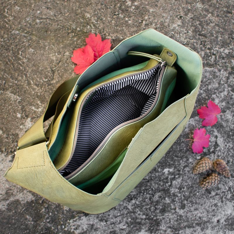 Anna liten crossbag - grå
