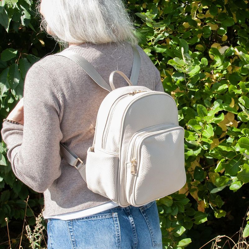 Kairo ryggsäck i imiterat skinn beige