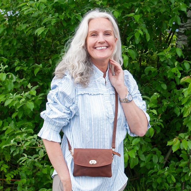 Hovedbilde DANIELLA mini clutch i skinn - brun