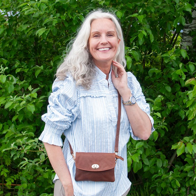 DANIELLA mini clutch i skinn - brun