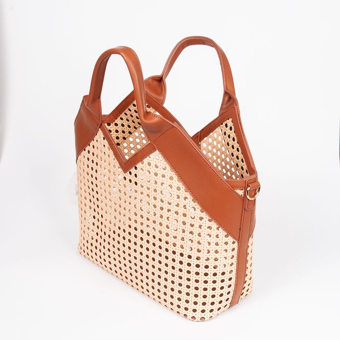 Hovedbilde Inez shopper - cognac - romslig og lett veske
