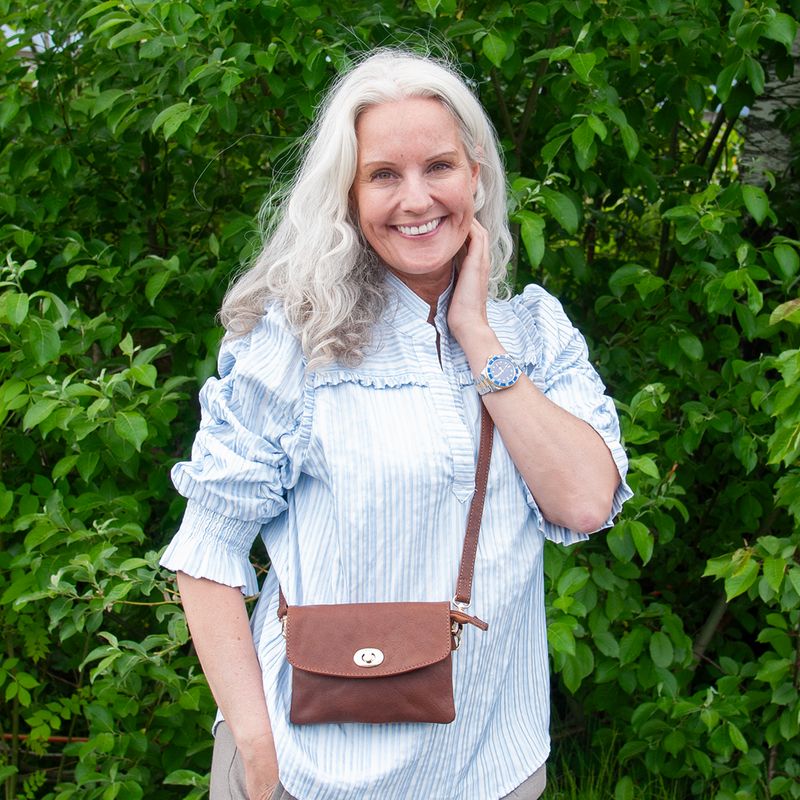 DANIELLA mini clutch i skinn - brun